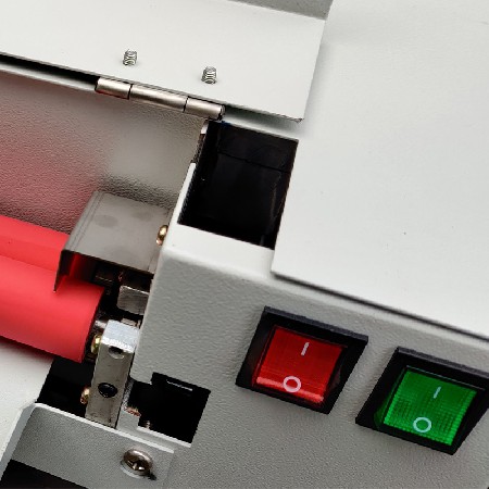 現(xiàn)貨淋膜機(jī)220V光盤證卡上光機(jī)專業(yè)印刷設(shè)備上光機(jī)來圖制訂廠家